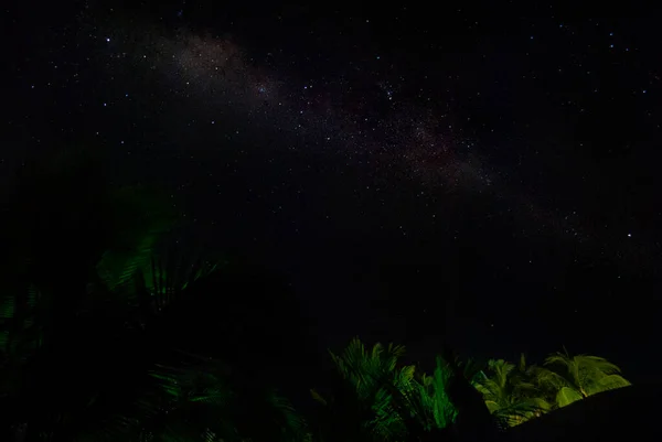 새벽에 중앙아메리카 과테말라의 태평양 해변에서 보이는 은하수 — 스톡 사진