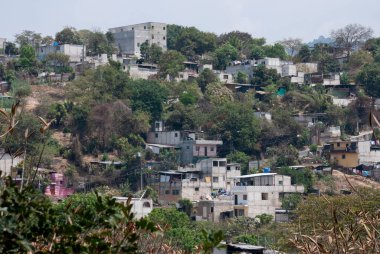 GUATEMALA, GUTEMALA ŞEHRİ 19 Mart 2018. Guatemala City, şehir merkezine yakın gecekondu mahallesi tarzı evler. Guatemala 'daki yoksulluk ve ekonomik kaynak yetersizliğini gösteren fakir evler. BÖLÜM