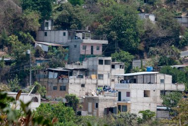 GUATEMALA, GUTEMALA ŞEHRİ 19 Mart 2018. Guatemala City, şehir merkezine yakın gecekondu mahallesi tarzı evler. Guatemala 'daki yoksulluk ve ekonomik kaynak yetersizliğini gösteren fakir evler. BÖLÜM