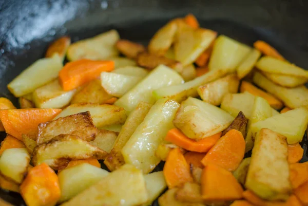 Deliciosas Patatas Fritas Con Zanahorias — Foto de Stock