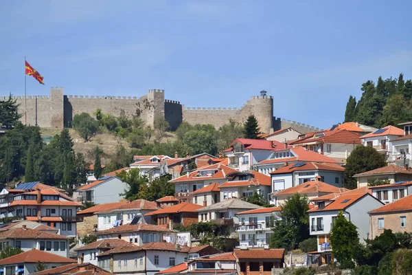 Parte Antigua Ciudad Ohrid Con Casas Alquiler Fortaleza Medieval Fondo —  Fotos de Stock