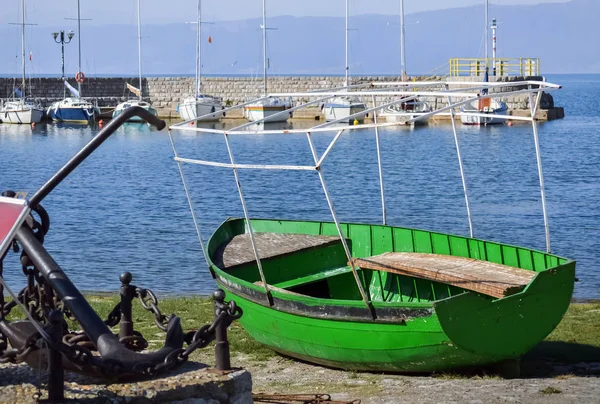 Barco Pesca Verde Orilla Del Lago Ohrid Macedonia — Foto de Stock