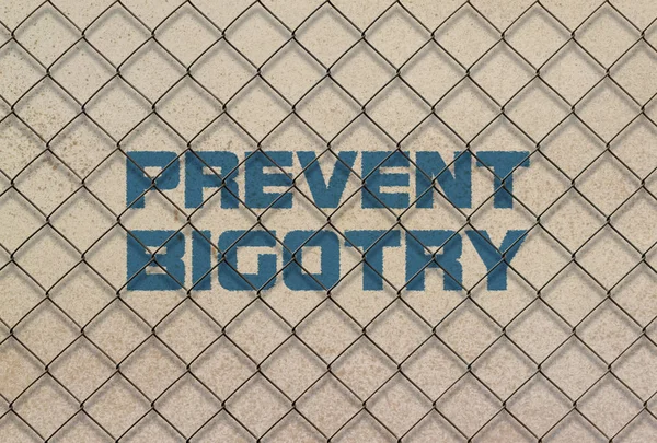 Text Preveniți Bigotry Scris Albastru Sub Plasă Sârmă — Fotografie, imagine de stoc