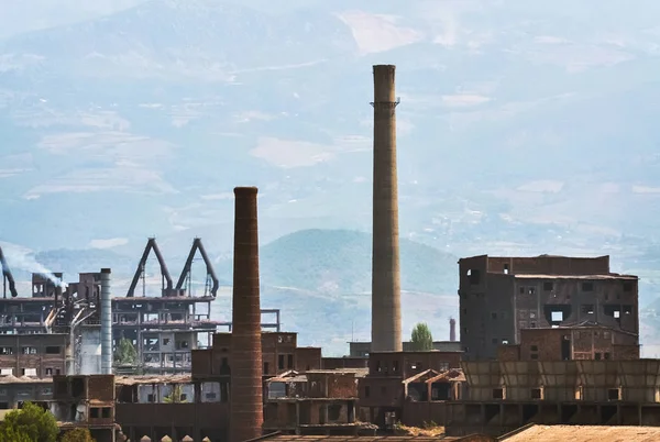 Oude verlaten fabriek — Stockfoto