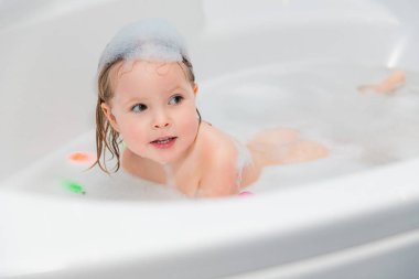 banyo litlle kız