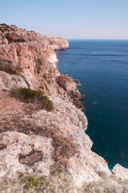 Far de Cap Blanc Mallorca 'da, İspanya uçurum manzarası, deniz feneri, Cabrera Adası