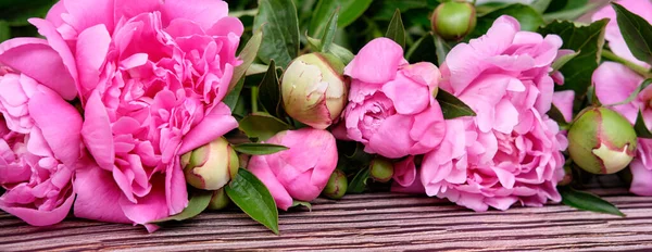 Bouquet Pink Peonies Dark Wooden Background Flower — Stock Photo, Image