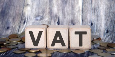 Tahta küpler ve dolar, finansal konsept arka plan