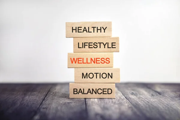 Wellness Zdravý Životní Styl Vyvážený Pohyb Koncept Textu Dřevěných Kostkách — Stock fotografie