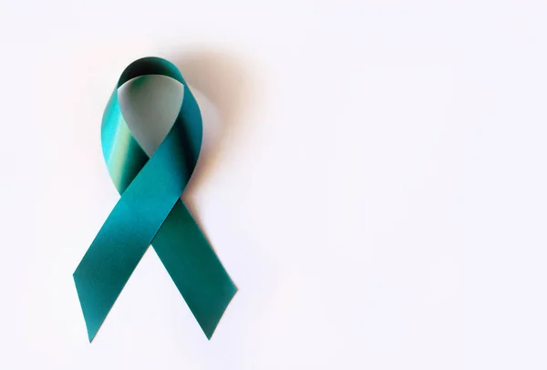 Yeşim sembolik bant - hepatit B ve hepatosel karsinom problemi - beyaz arka planda