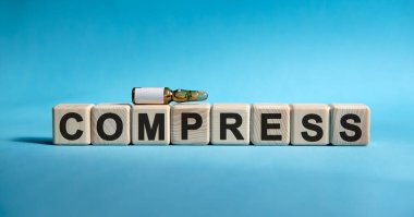 Küpler üzerine kapsamlı metinler. Mavi arka plandaki hastalık belirtilerini azaltmak için ambulada ilaç.