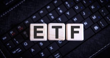 Klavyedeki küplere ETF kelime kavramı
