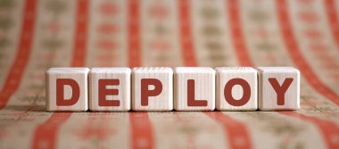 Renk arkaplanındaki tahta küplere sözcük dağıt