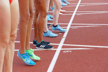 Stockholm, İsveç - 10 Haziran 2018: Ayakkabı ve bacaklar rakibin 1500 metrede kadın rekabet Salon Atletizm Diamond League Bauhaus galan, 10 Haziran 2018 yılında Stockholm, İsveç