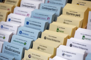 Stockholm, İsveç - 30 Ağustos 2018: Siyasi şahsın kağıtları oylama, 30 Ağustos 2018 Stokholm, İsveç için kullanılan oy