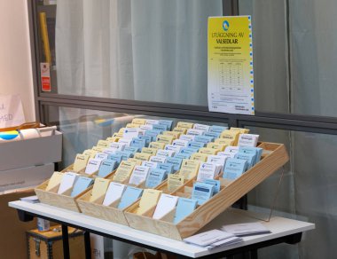 Stockholm, İsveç - 30 Ağustos 2018: Siyasi şahsın kağıtları oylama, 30 Ağustos 2018 Stokholm, İsveç için kullanılan oy