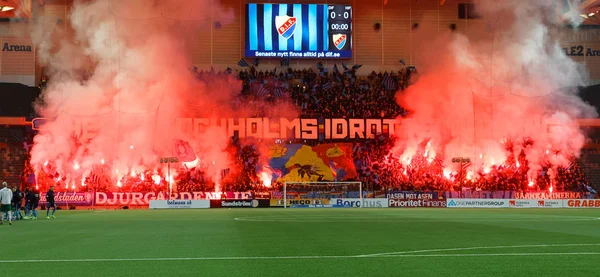 Destekçileri ve Bengal piroteknik Derby Swedi duman