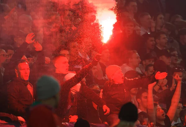 Destekçileri ve Bengal piroteknik Derby Swedi duman — Stok fotoğraf