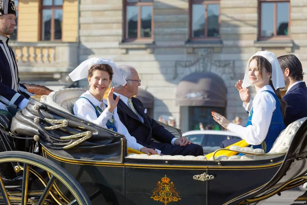 La reine suédoise Silvia, le roi Carl Gustaf Bernadotte, princesse — Photo