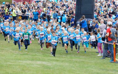 Hagaparken Nesil Pep gün boyunca çalışan birçok çocuk