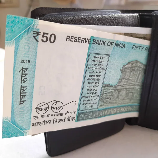 Nuevas Rupias Indias Billetes Moneda Dispuestos Número Ordenado Hacia Arriba —  Fotos de Stock