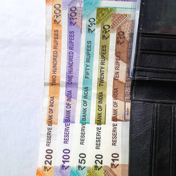 Nuevas Rupias Indias Billetes Moneda Dispuestos Número Ordenado Hacia Arriba —  Fotos de Stock