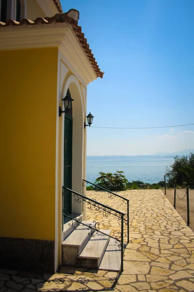 Entrada Iglesia Mar Corfú Grecia —  Fotos de Stock