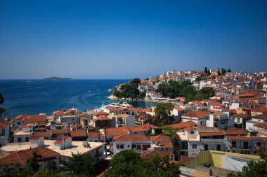 Yunanistan 'ın Skiathos kentinin panoramik manzarası
