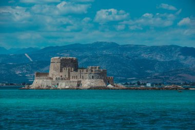 Yunanistan 'ın Nafplio kentindeki Bourtzi Kalesi