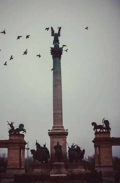 Budapeşte Kahramanlar Meydanı Hosok Tere — Stok fotoğraf