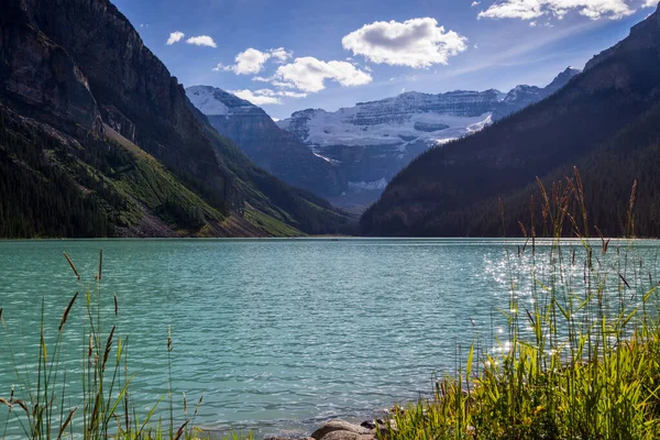 Banff Ulusal Parkı Ndaki Louse Gölü Manzarası Çok Güzel — Stok fotoğraf