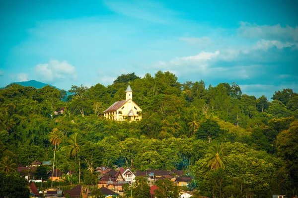 Hagyományos Szumátrai Faház Eredeti Tetővel — Stock Fotó