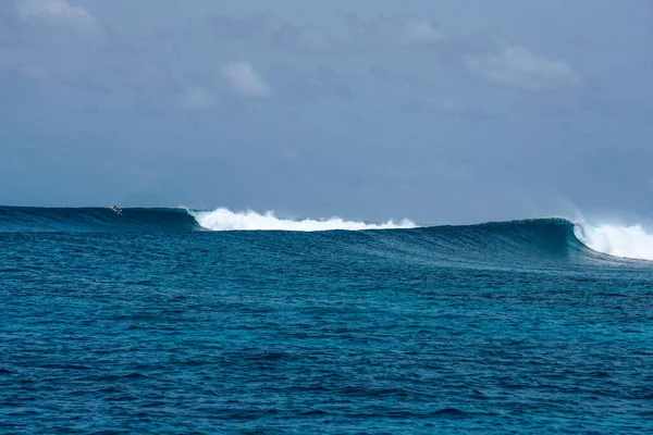 Olas Perfectas Líneas Perfectas Punto Surf Cerca Isla Maldivas Himmafushi — Foto de Stock