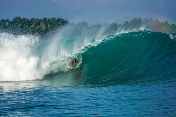 Surfista Onda Azul Perfeita Tubo Grande Linha Vazia Acima Perfeita — Fotografia de Stock