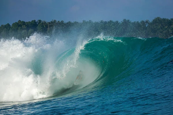 Surfista Onda Azul Perfeita Tubo Grande Linha Vazia Acima Perfeita — Fotografia de Stock