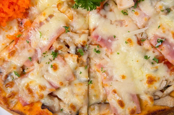 Pizza yukarıdan kapandı.