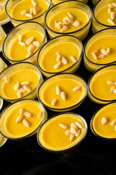 Bir sıra puding kabağı.