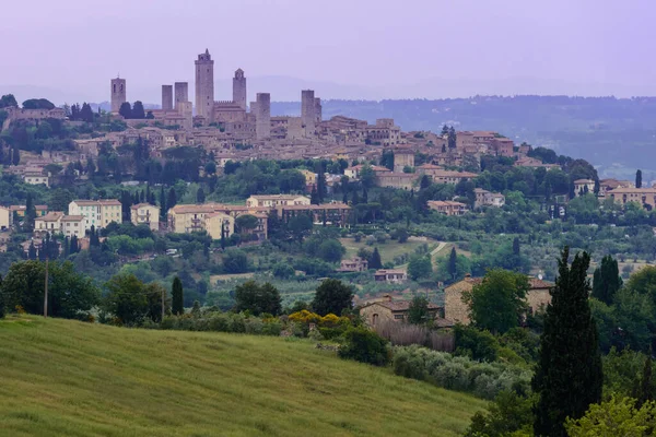 Skyline Cidade Montanhosa San Gimignano Com Suas Torres Altas Conhecidas — Fotografia de Stock