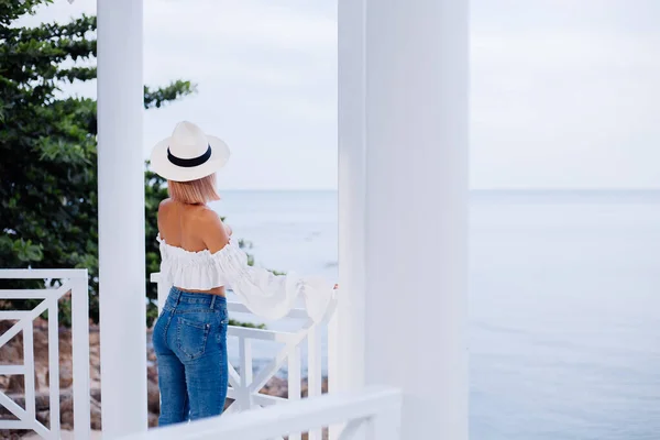 Back View Stylish Woman Trendy Top Voluminous Sleeves Jeans Classic — Stock Photo, Image