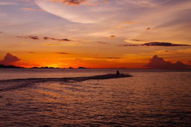 Koh Samui, Tayland 'da güzel bir gün batımı. 