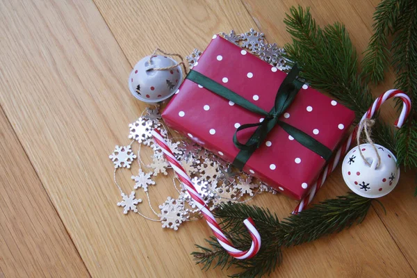 Christmas Red Gift Box Green Ribbon Wooden Table Decorations Christmas — Stock Photo, Image