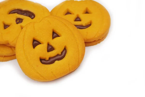Halloween Sušenky Tvaru Dýně Naplněné Čokoládovou Smetanou Izolované Bílém Pozadí — Stock fotografie