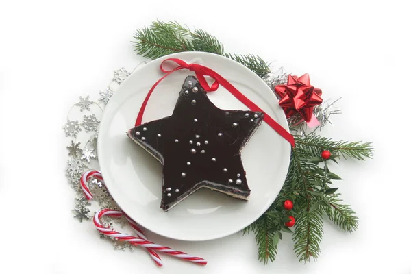 Juldessert Hemlagad Cheesecake Form Stjärna Platta Isolerad Vit Med Dekorationer — Stockfoto