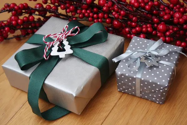 Christmas Silver Gift Box Red Berries Decoration Wooden Table — Stock Photo, Image