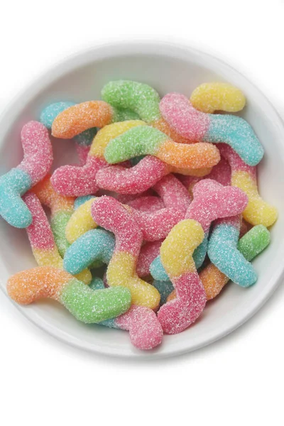 Kolorowe Galaretki Cukierki Kształcie Robaków Misce Białym Tle Gumowe Robaki — Zdjęcie stockowe