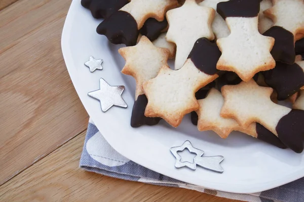 Biscoitos Manteiga Envidraçaram Com Chocolate Forma Uma Estrela Cadente Uma — Fotografia de Stock