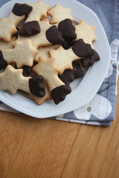 Biscoitos Manteiga Envidraçaram Com Chocolate Forma Uma Estrela Cadente Uma — Fotografia de Stock