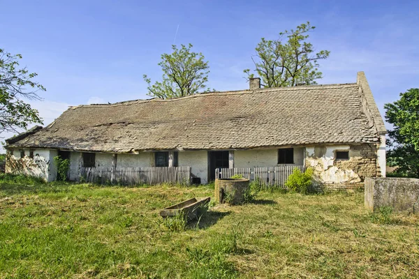 Velha Fazenda Abandonada Ornamentada Vojvodina — Fotografia de Stock