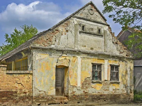 Старый Заброшенный Фермерский Дом Построенный Прошлого Века — стоковое фото