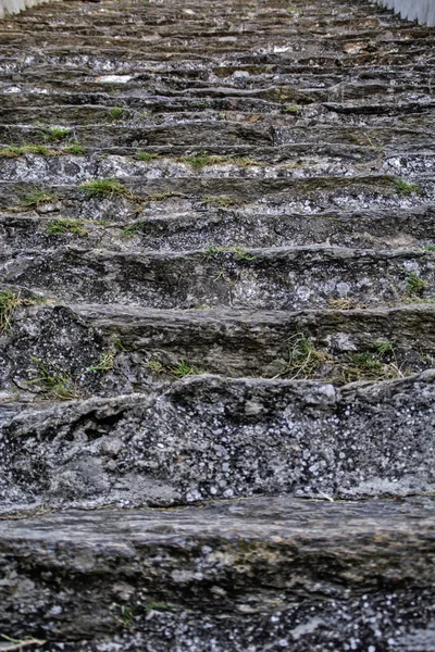 Hermosas Escaleras Piedra Vieja Para Subir Colina —  Fotos de Stock